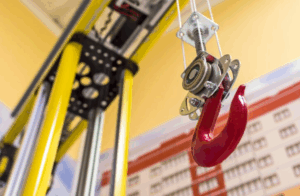 Talha elétrica com trole facilita mesmo a movimentação em altura?